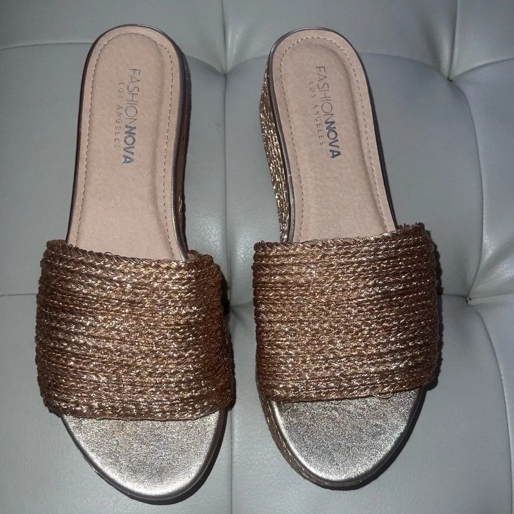 preowned sandals